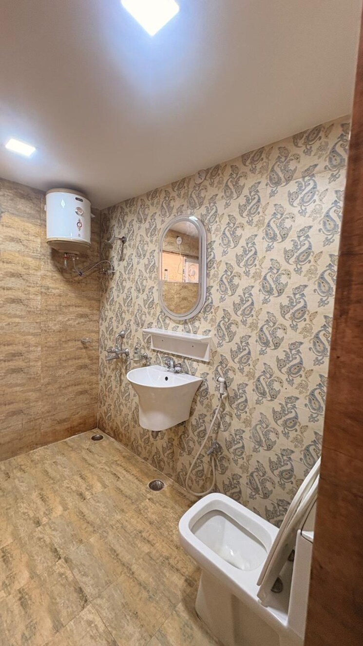 Bathroom, lda-parijaat-apartments 3 Bedroom 1750 Sq.Ft. Apartment In Faizabad Road Lucknow 9736053