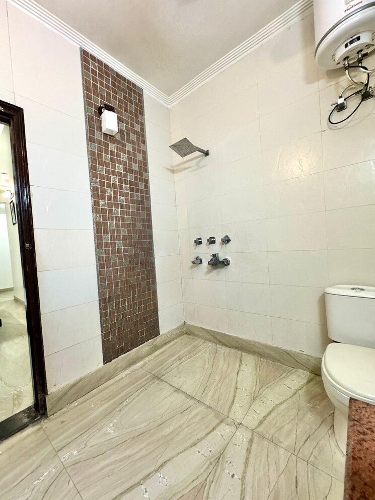 Bathroom, apex-anuradha-apartments 1 RK 650 Sq.Ft. Apartment In Paschim Vihar Delhi 9736101
