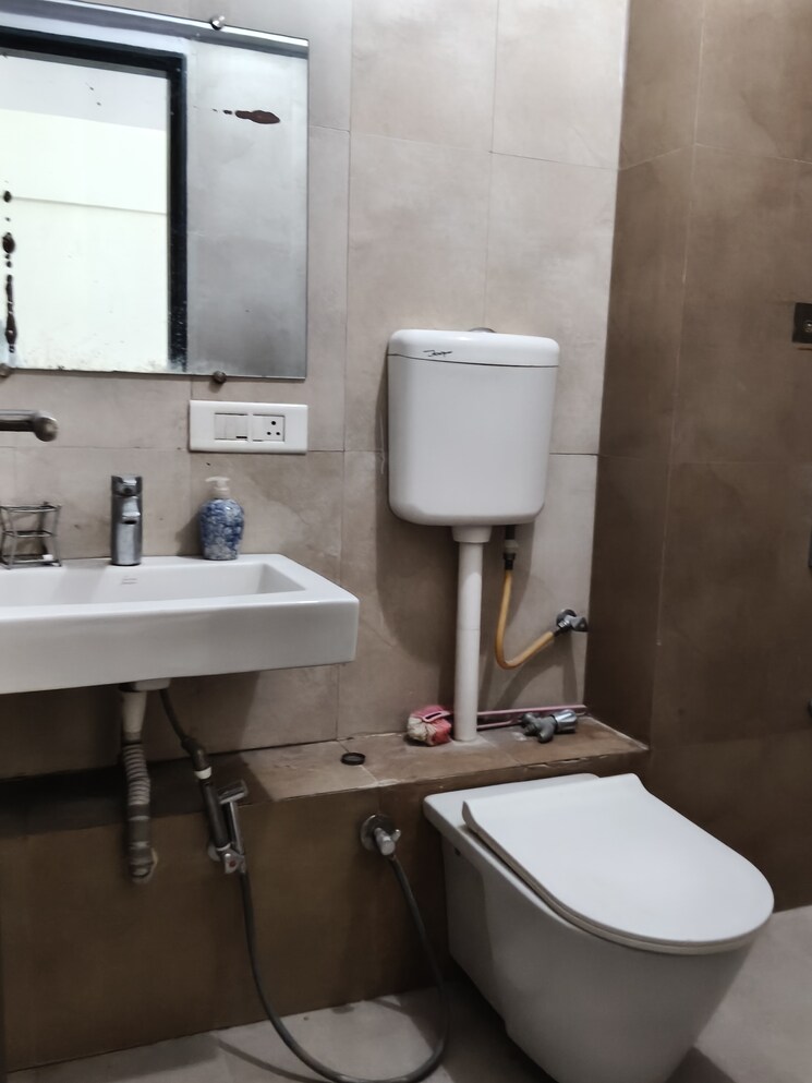 Team Area, runwal-symphony 2 Bedroom 1200 Sq.Ft. Apartment In Santacruz East Mumbai 9736110