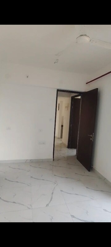 Room in 2 BHK Apartment at Raymond Ten X Habitat, Pokhran Road No Two – for Rent