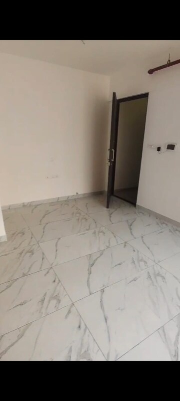 Room in 2 BHK Apartment at Raymond Ten X Habitat, Pokhran Road No Two – for Rent