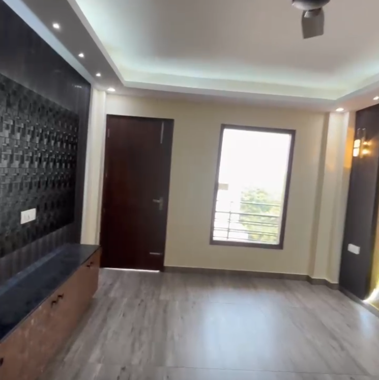 Room, sector 49 4 Bedroom 350 Sq.Yd. Builder Floor In Sector 49 Gurgaon 9736142