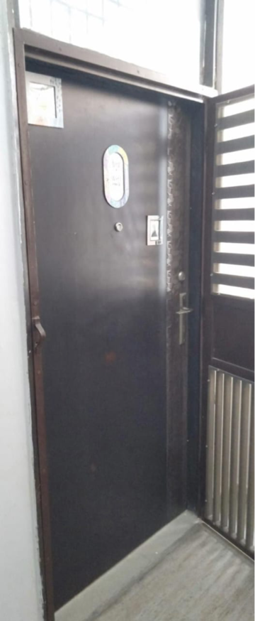 Furnished Amenities in 2 BHK Apartment at Ajnara Le Garden, Panchsheel Green – for Rent