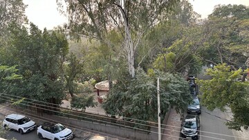 3.5 BHK Apartment – Garden View at Defence Colony - for Rent