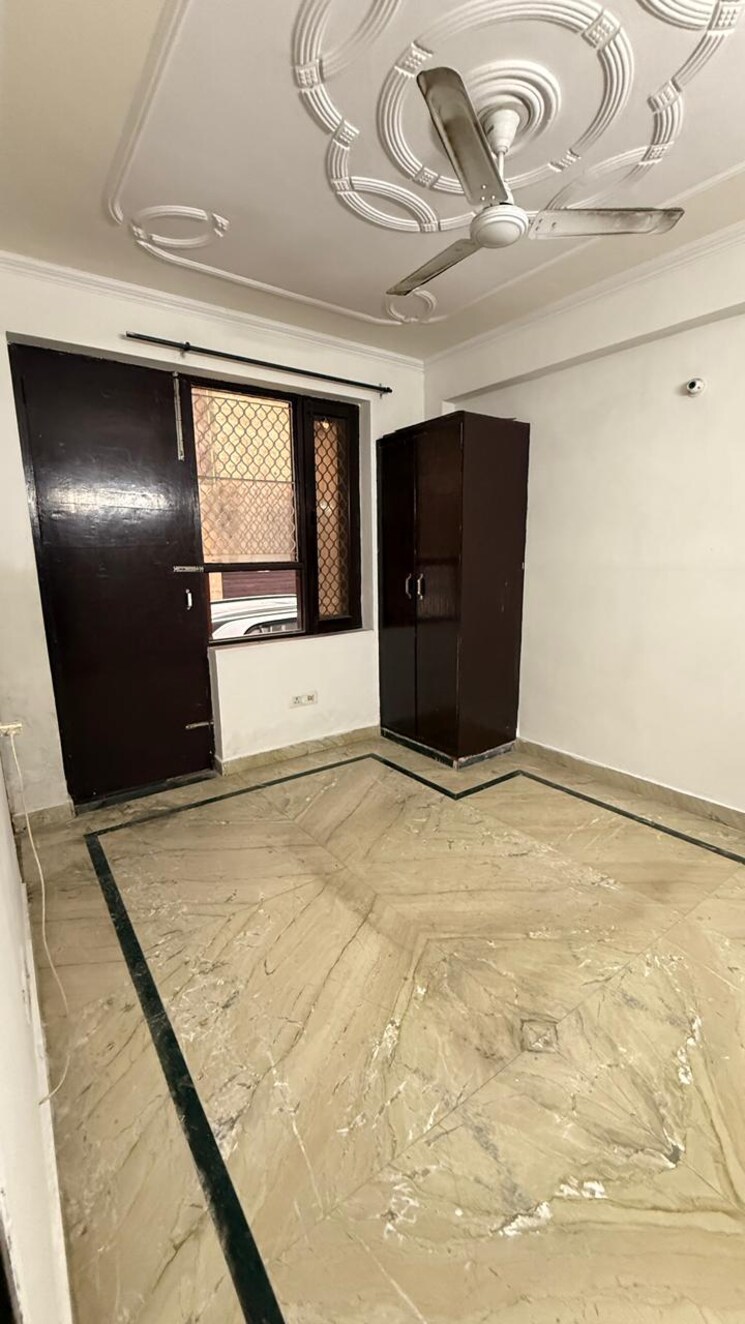 Room, risland-sky-mansion 2 Bedroom 1100 Sq.Ft. Apartment In Chattarpur Delhi 9736194