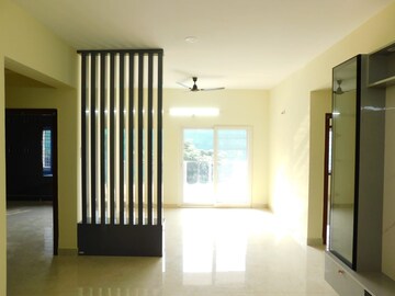 Room in 3 BHK Builder Floor at Kondapur – for Rent