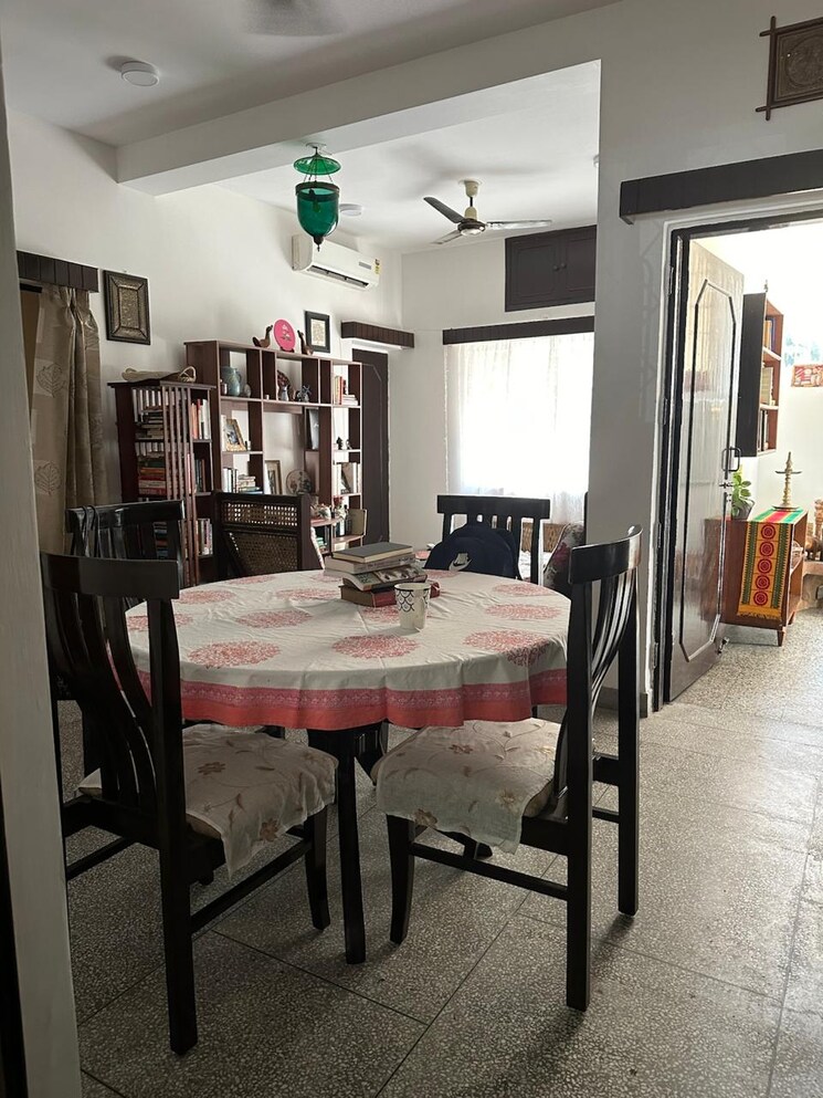 Dining area, vasant kunj 2 Bedroom 1350 Sq.Ft. Apartment In Vasant Kunj Delhi 9736225
