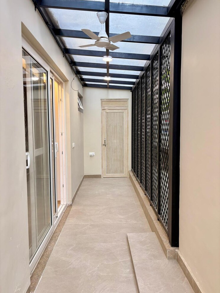 undefined, vasant kunj 4 Bedroom 2200 Sq.Ft. Apartment In Vasant Kunj Delhi 9736239