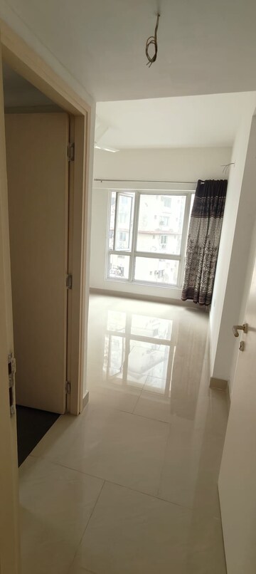 Room in 3 BHK Apartment at Merlin Elita Garden Vista Phase 2, New Town – for Sale