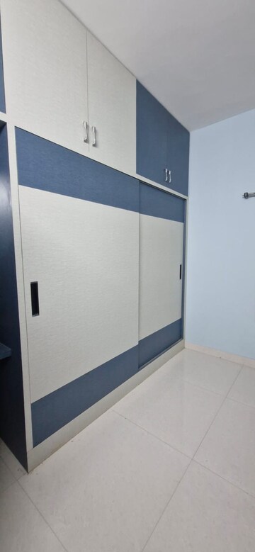 Room in 2 BHK Builder Floor at Kondapur – for Rent