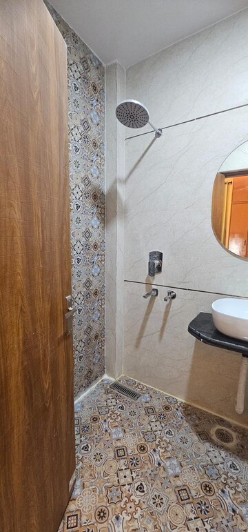 Bathroom in 2 BHK Builder Floor at Ardee City, Sector 52 – for Rent