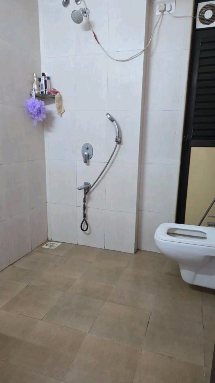Bathroom, vijay-nagar-chs-andheri 1 Bedroom 550 Sq.Ft. Apartment In Andheri East Mumbai 9736429