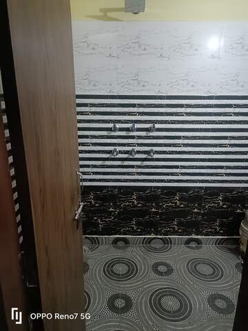 Furnished Amenities in 3 BHK Apartment at Saya Gold Avenue, Vaibhav Khand – for Rent