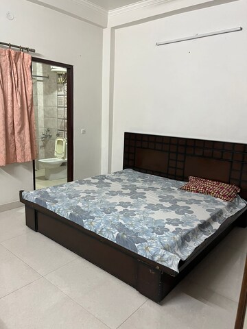 Bedroom in 2 BHK Builder Floor at Signature Tower Sector 30, Sector 30 – for Rent