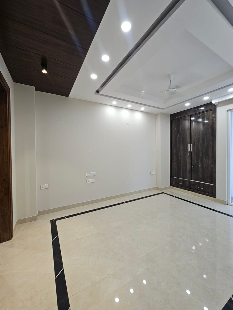 Room, malibu town 3.5 Bedroom 2165 Sq.Ft. Builder Floor In Malibu Town Gurgaon 9736437