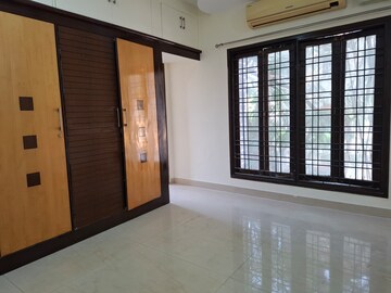 Room in 3 BHK Apartment at Banjara Hills – for Rent