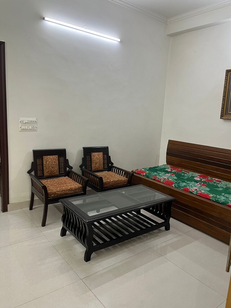 Cover Image, dlf-star-mall 2 Bedroom 1200 Sq.Ft. Builder Floor In Sector 30 Gurgaon 9736464