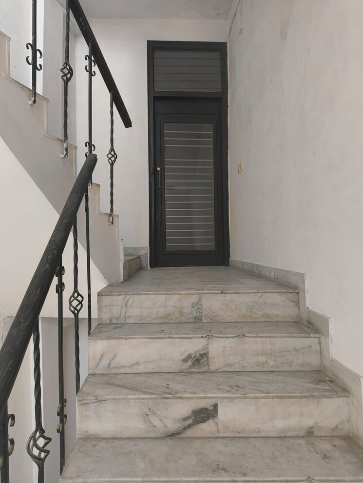 undefined, kalkaji Commercial Office Space 1800 Sq.Ft. In Kalkaji Delhi 9736511