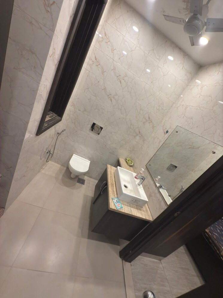 Bathroom, the-galaxy-hotel 2 Bedroom 1260 Sq.Ft. Builder Floor In Sector 15 Gurgaon 9736522