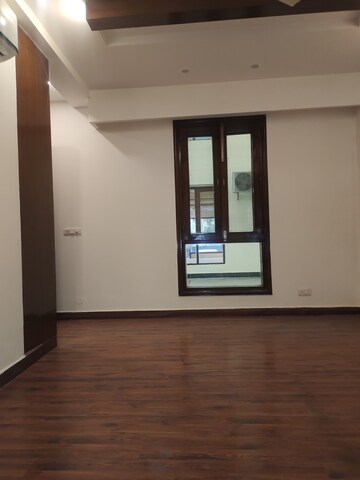 Room in 4 BHK Builder Floor at New Friends Colony – for Rent