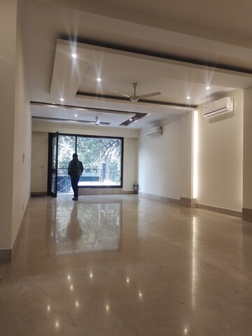 Furnished Amenities in 4 BHK Builder Floor at New Friends Colony – for Rent