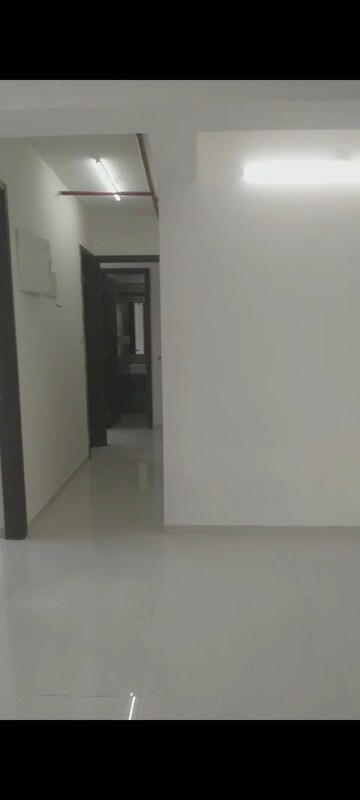 Room in 2 BHK Apartment at Goregaon West View CHS, Goregaon West – for Rent