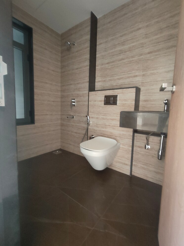 Bathroom, lodha-vista 2 Bedroom 700 Sq.Ft. Apartment In Lower Parel Mumbai 9736571