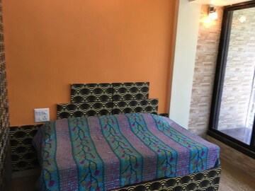 Bedroom in 2 BHK Apartment at Elizabeth Apartments, Parel – for Rent