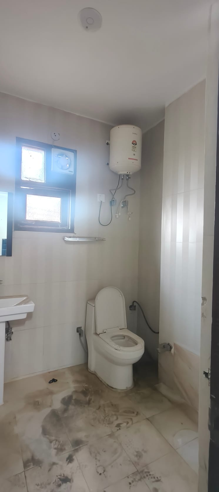 Bathroom, chattarpur 3 Bedroom 2200 Sq.Ft. Builder Floor In Chattarpur Delhi 9736627