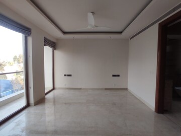 Room in 4 BHK Builder Floor at Panchsheel Park – for Sale