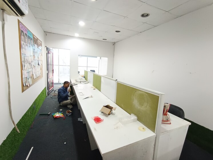 Team Area, sector 6 Commercial Office Space 400 Sq.Ft. In Sector 6 Noida 9736648