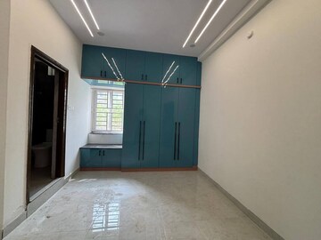 Room in 2 BHK Apartment at Kondapur – for Rent