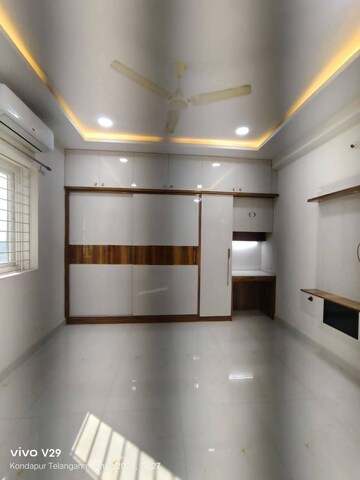 Room in 3 BHK Apartment at Kondapur – for Rent