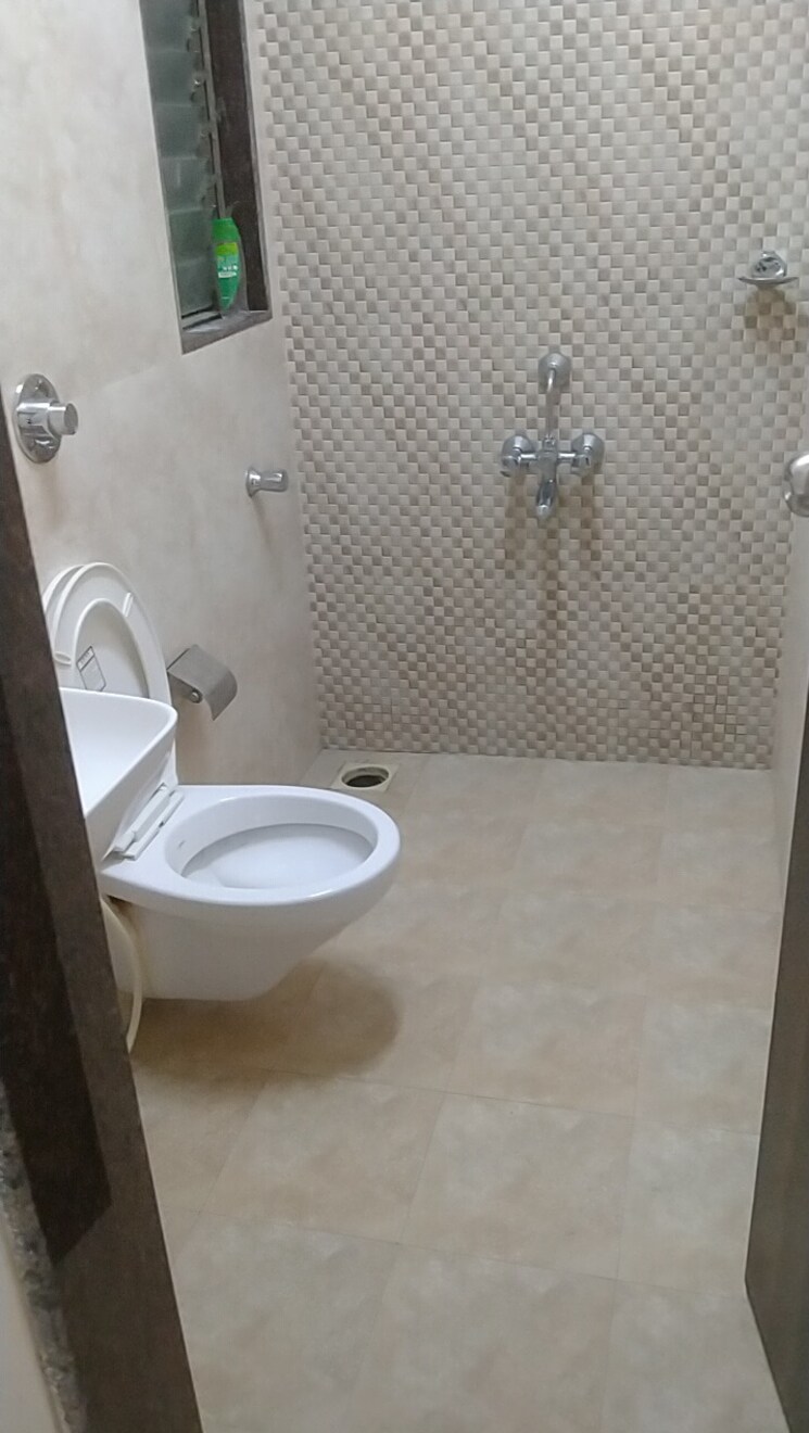 Bathroom, asmita-sand-dunes 3 Bedroom 1127 Sq.Ft. Apartment In Malad West Mumbai 9736680