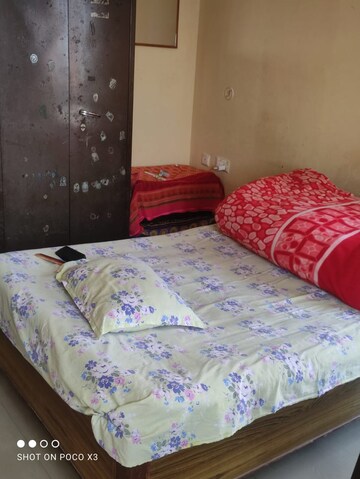 Room in  Pg at Gomti Nagar – for Rent