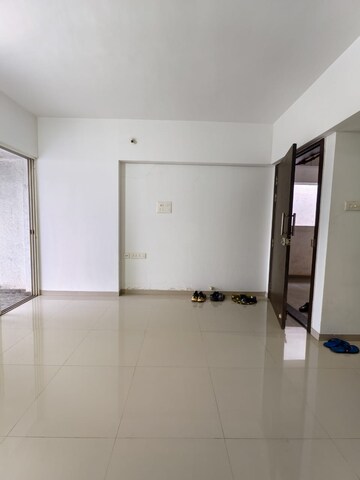 Room in 3 BHK Apartment at Mantra Park View Phase 2, Dhayari – for Sale
