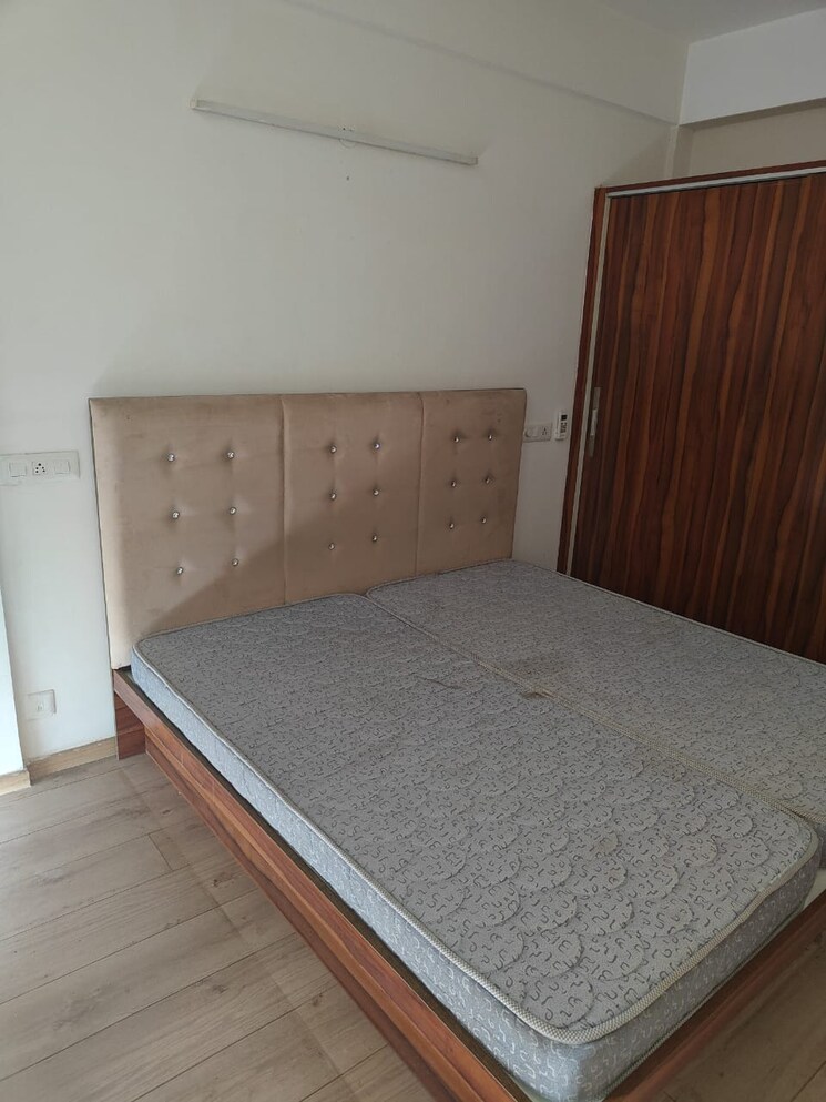 Bedroom, sushma-joynest-zrk 2 Bedroom 1100 Sq.Ft. Apartment In Ghazipur Zirakpur 9736767