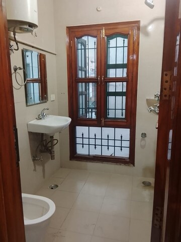  3 BHK Builder Floor at Sector 31 – for Rent