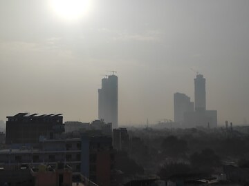 Studio Builder Floor – Exterior View View at Sector 44 - for Rent