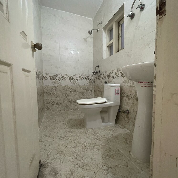 Bathroom, tdi-the-grand-retreat 3 Bedroom 2250 Sq.Yd. Builder Floor In Sector 88 Faridabad 9736805