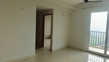 Room in 2 BHK Apartment at Tata Eureka Park, Sector 150 – for Rent
