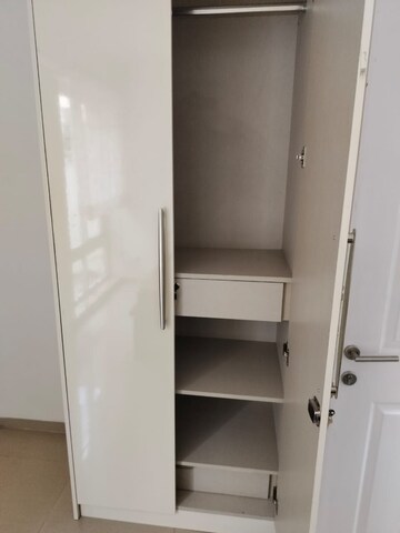 Furnished Amenities in 3 BHK Apartment at Emaar MGF Emerald Hills, Sector 65 – for Rent