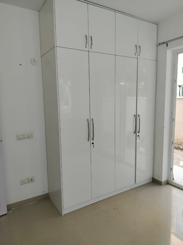 Bathroom, emaar-mgf-emerald-hills 3 Bedroom 267 Sq.Yd. Apartment In Sector 65 Gurgaon 9736832