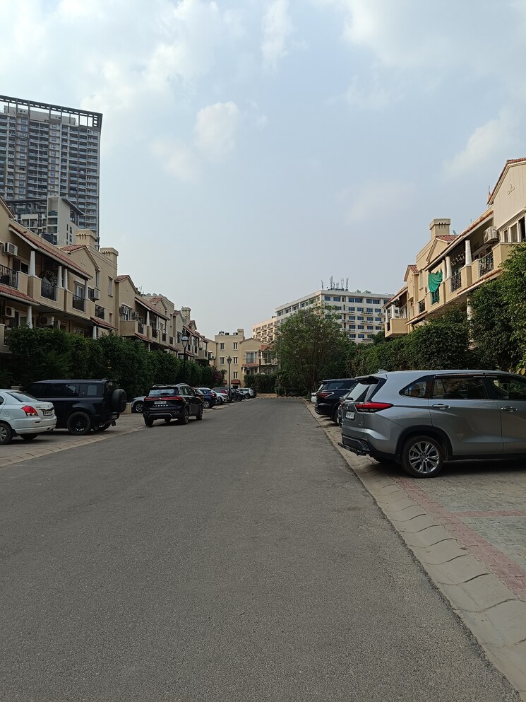 Exterior View, emaar-mgf-emerald-hills 3 Bedroom 267 Sq.Yd. Apartment In Sector 65 Gurgaon 9736844