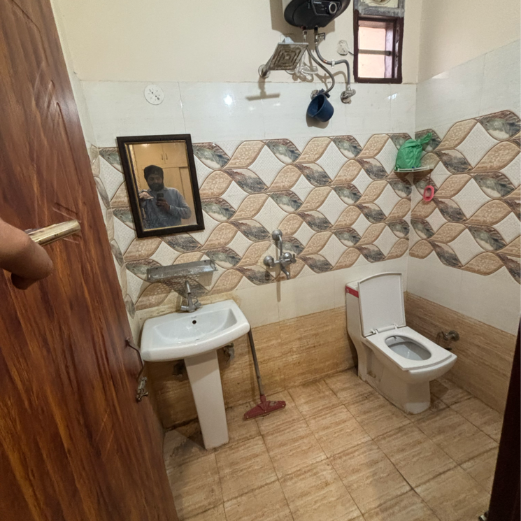 Bathroom, kharar mohali road 1 Bedroom 366 Sq.Ft. Apartment In Kharar Mohali Road Kharar 9736867