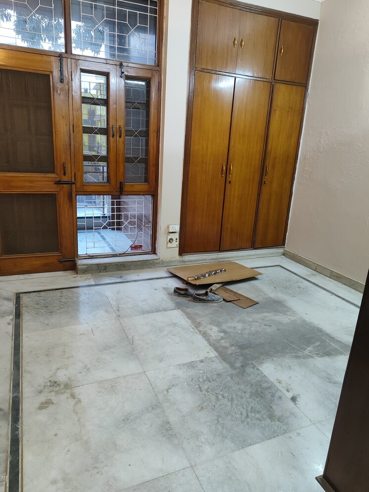 Room, rwa-apartments-sector-26 3 Bedroom 1650 Sq.Ft. Villa In Sector 26 Noida 9736907