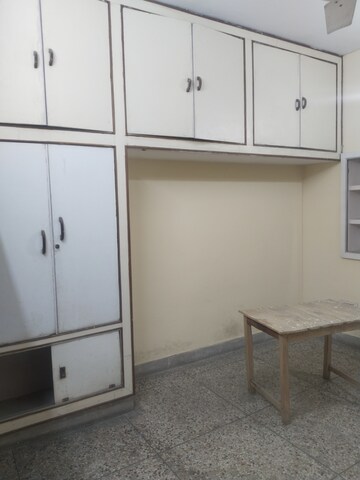 Bathroom in 1.5 BHK Builder Floor at Gomti Nagar – for Rent