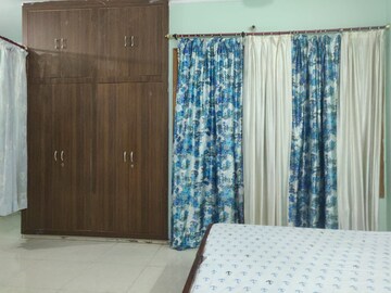 Bedroom in 2 BHK Builder Floor at Gomti Nagar – for Rent