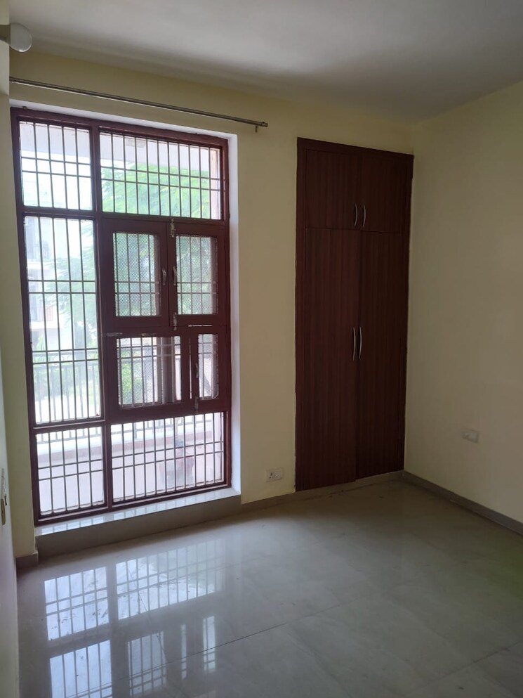 Room, sector 14 3 Bedroom 1650 Sq.Ft. Builder Floor In Sector 14 Bahadurgarh 9736938
