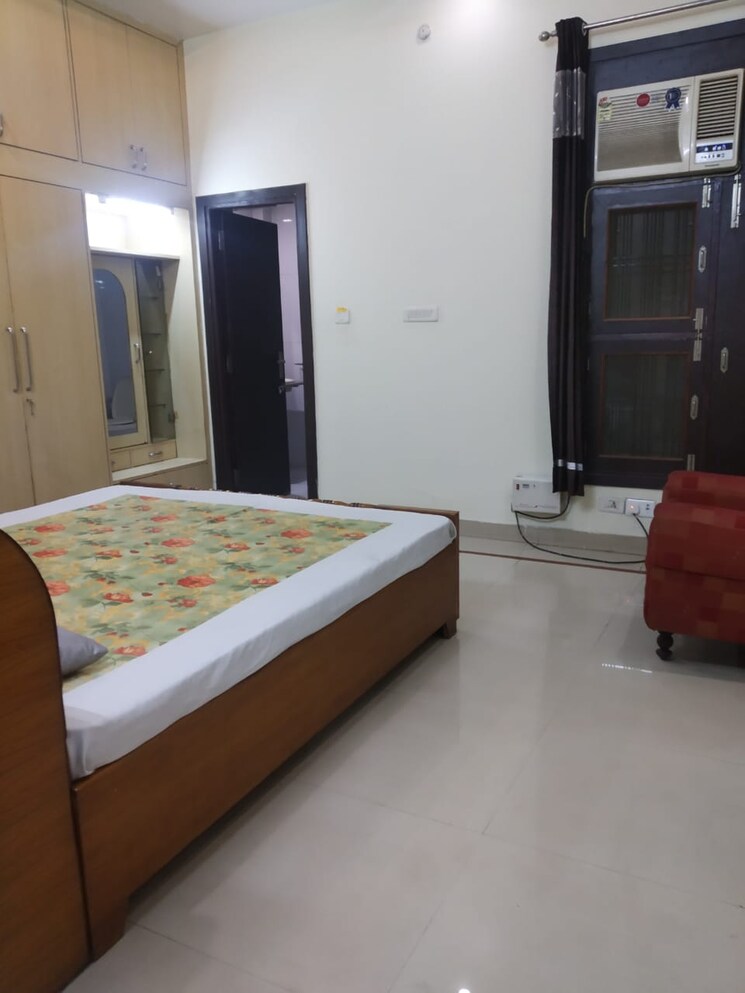 Room, gomti nagar Pg For Boys & Girls In Gomti Nagar 9736991